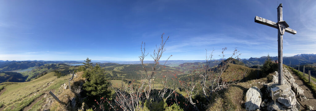 Rundwanderung Euthal - Nüssen - Chli Aubrig - Panorama 3