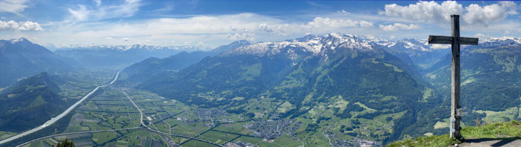 Rundwanderung Schnapsgrotzen - Gonzen - Panorama 1