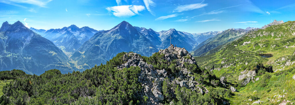 Wanderung Arnisee- Sunnig Grat - Leutschachhütte SAC - Panorama 1