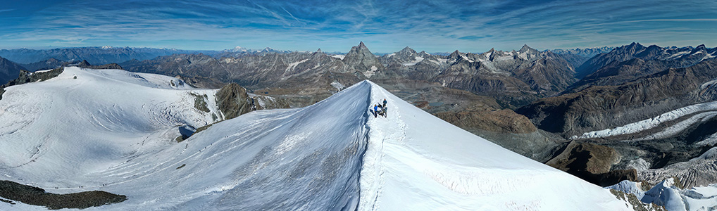 Hochgebirgstour von ZermattKlein Matterhorn - Breithorn 4164 M. ü. M