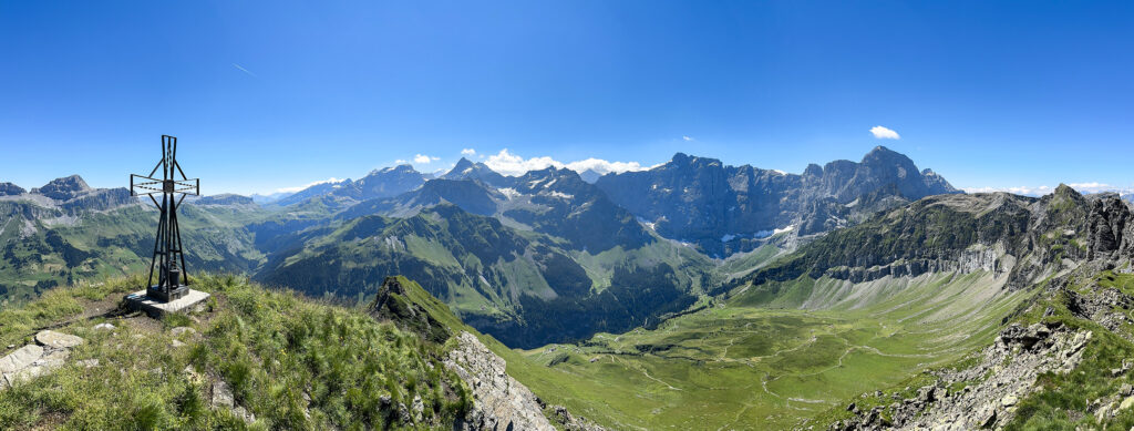 Rundwanderung Sittlisalp - Chli Spitzen - Gross Spitzen - Panorama 2