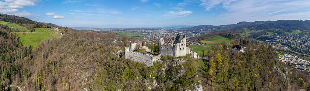 Rundwanderung Aesch - Burgruine Pfeffingen - Blattepass