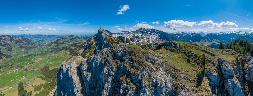 Rundwanderung Flühli - Schwändiliflue - Chessiloch - Panorama 1