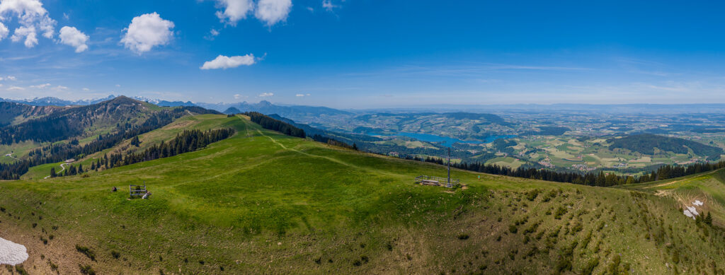 Rundwanderung Le Brand - Le Cousimbert - La Berra - Panorama 3
